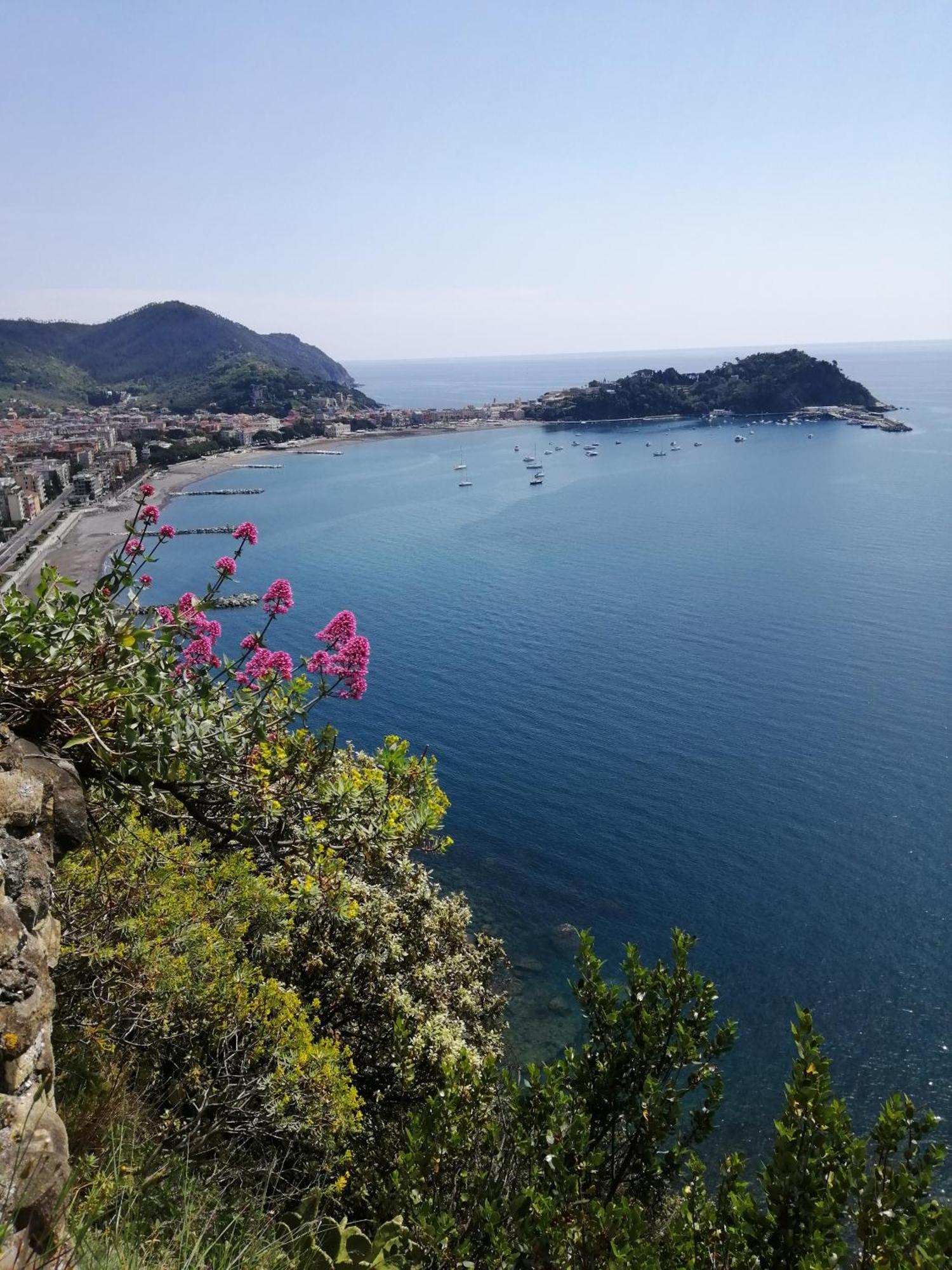 La Casetta Nella Citta Dei Due Mari Sestri Levante Bagian luar foto